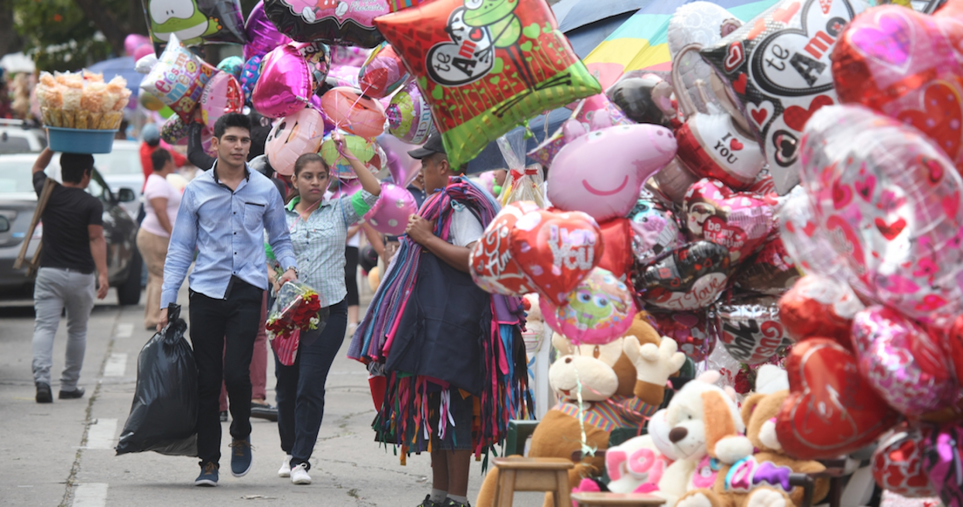 La mitad de los mexicanos sufren por desamor, revela encuesta