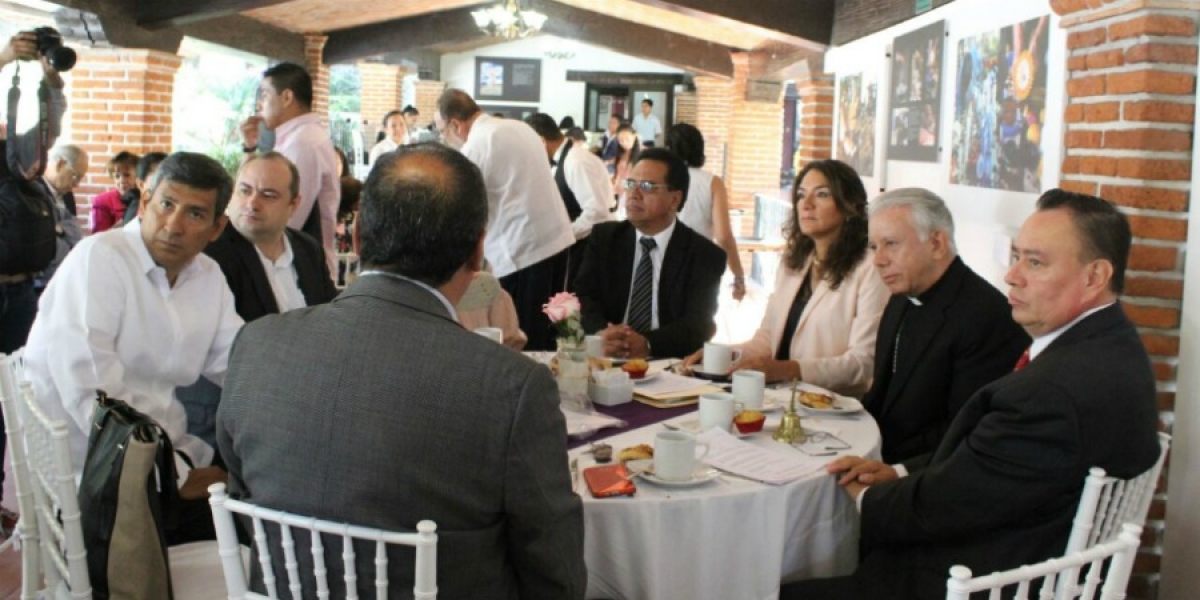 Manifiestan representantes de la sociedad civil organizada respaldo al obispo de Cuernavaca