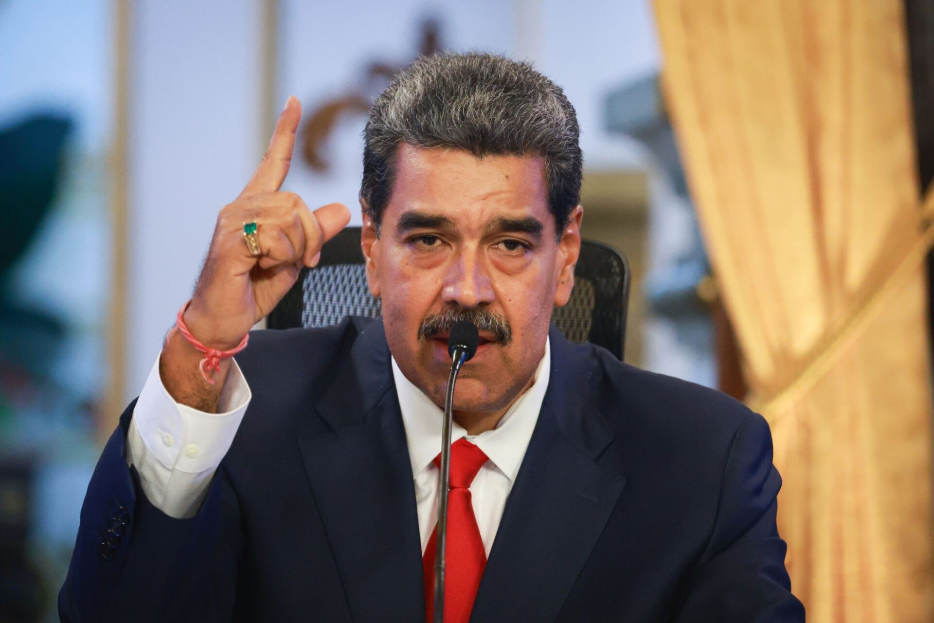 Maduro convoca consulta popular para elegir jueces de paz en Venezuela