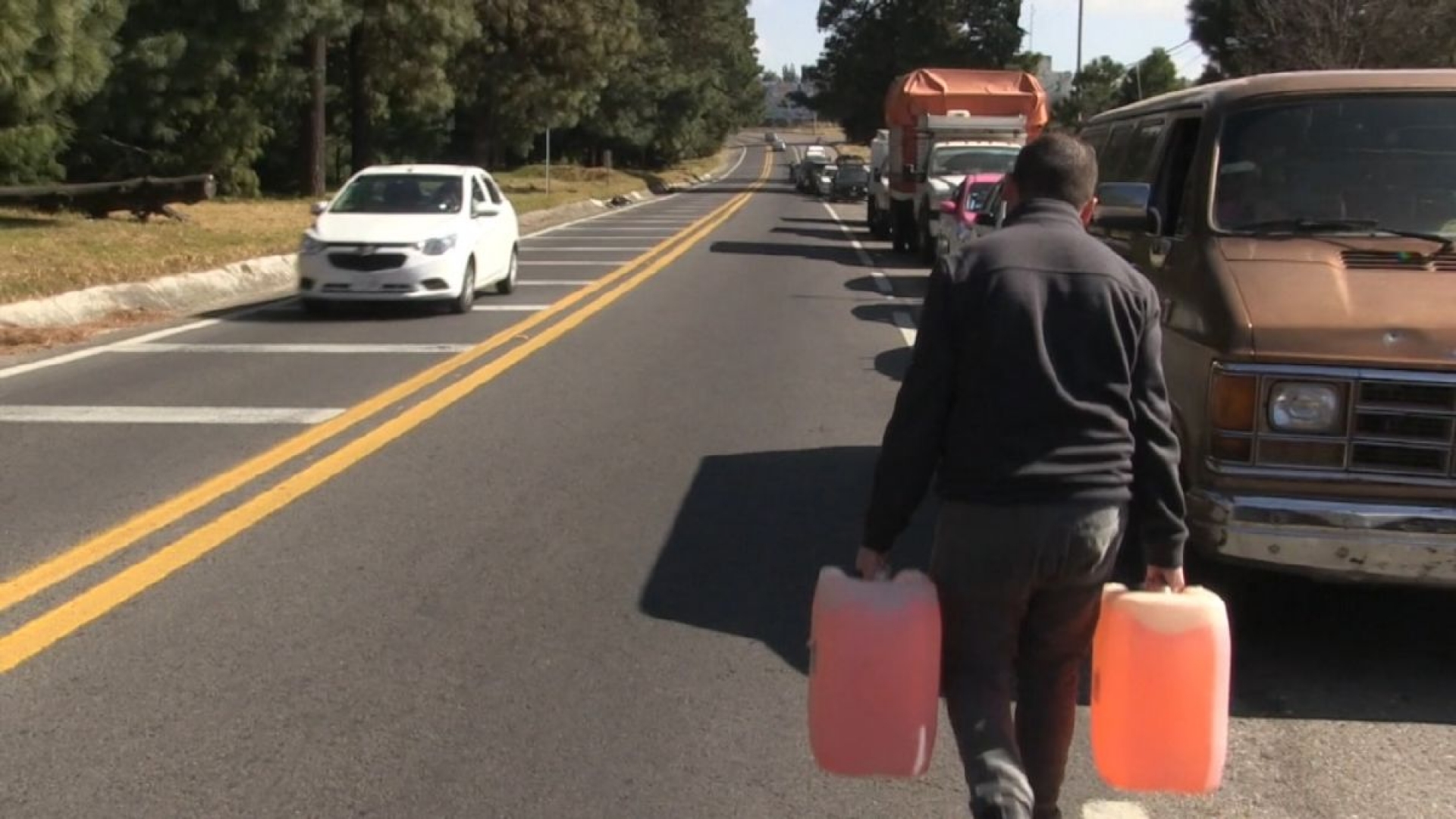 Prohíben en Morelos venta de gasolina en garrafas