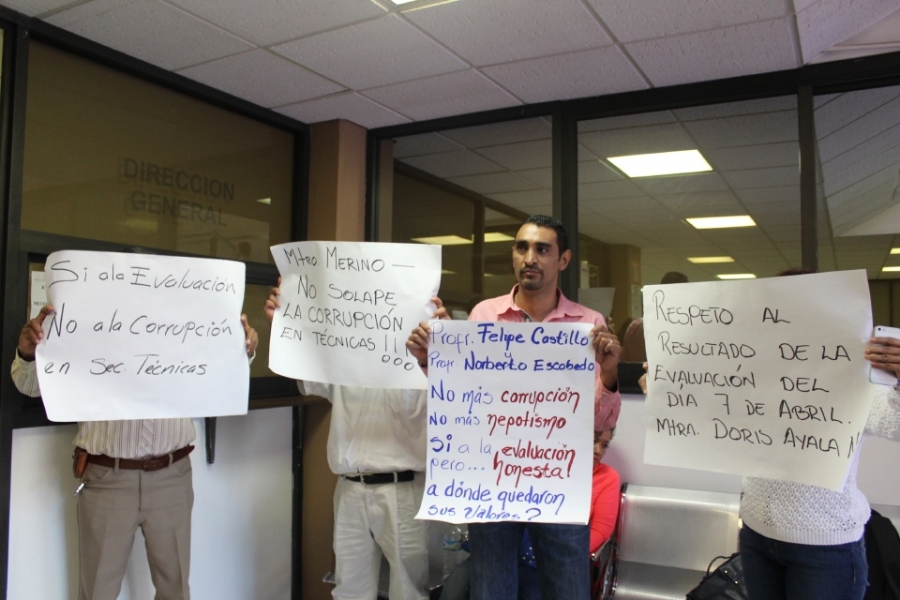 Denuncian presunta corrupción en asignación de plazas en secundaria técnica de Tejalpa