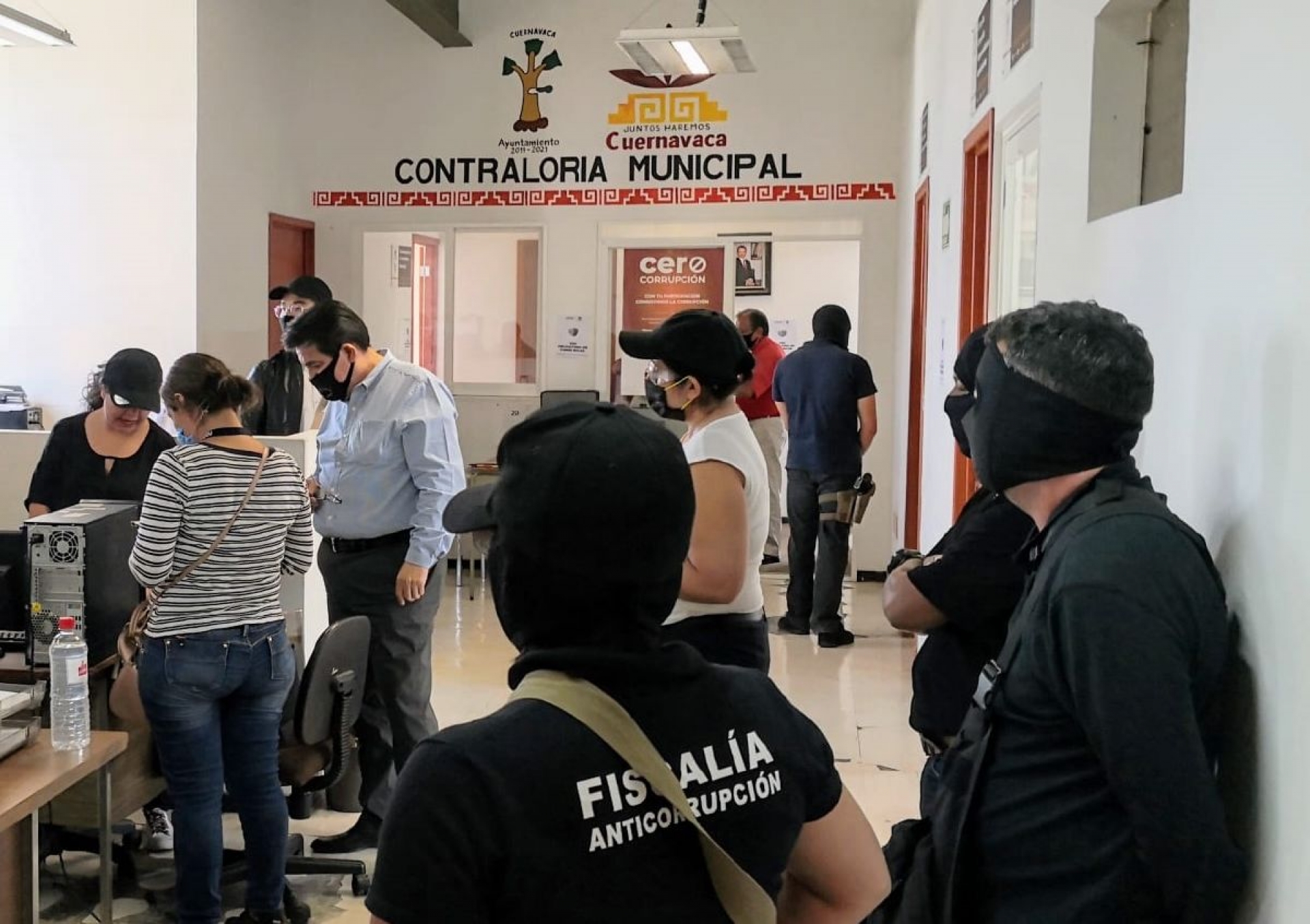 Fiscalía Anticorrupción decomisa nómina y documentos de la alcaldía de Cuernavaca
