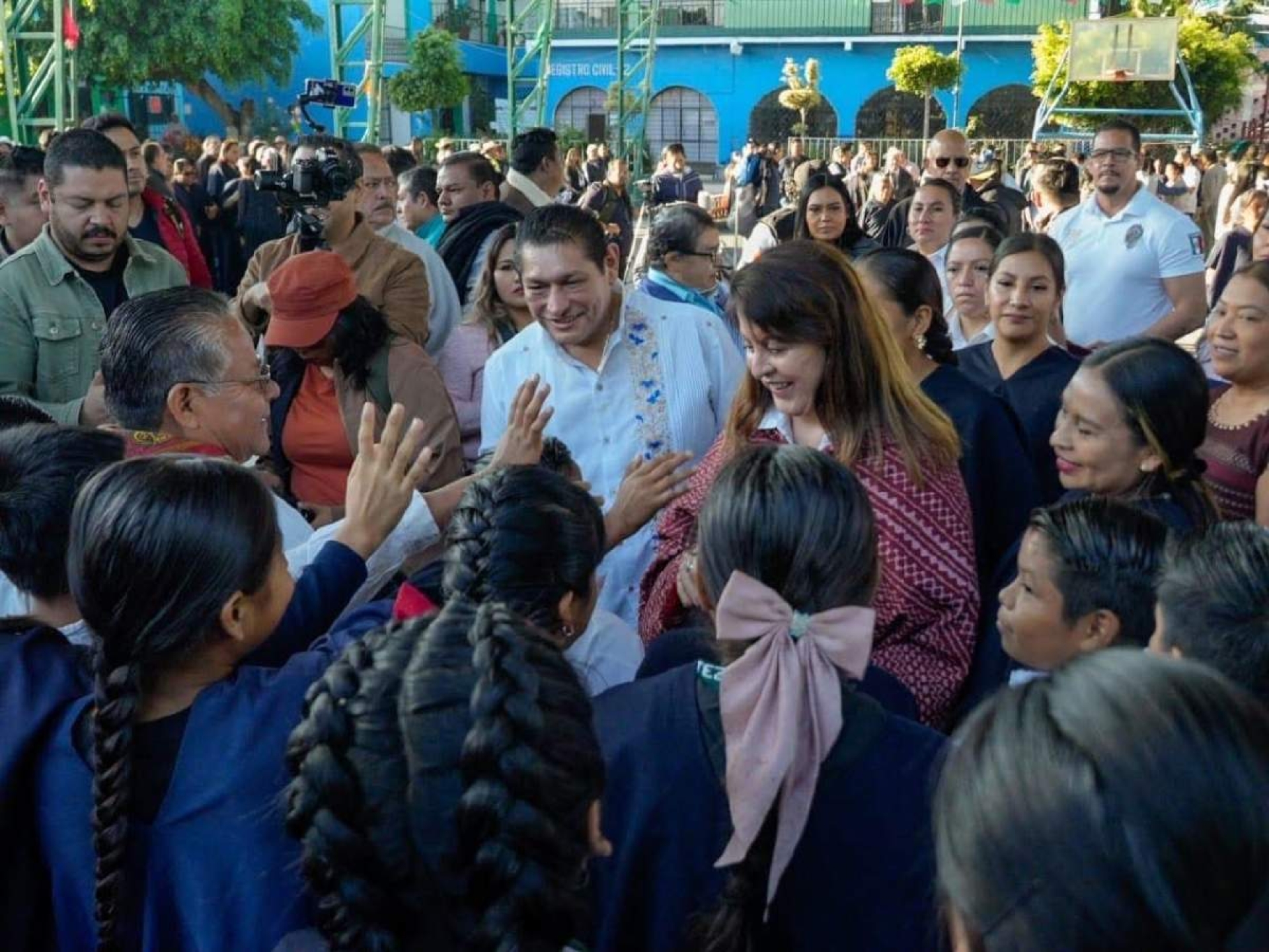 Acompaña Jesús Corona Damián a Margarita González en gira de trabajo