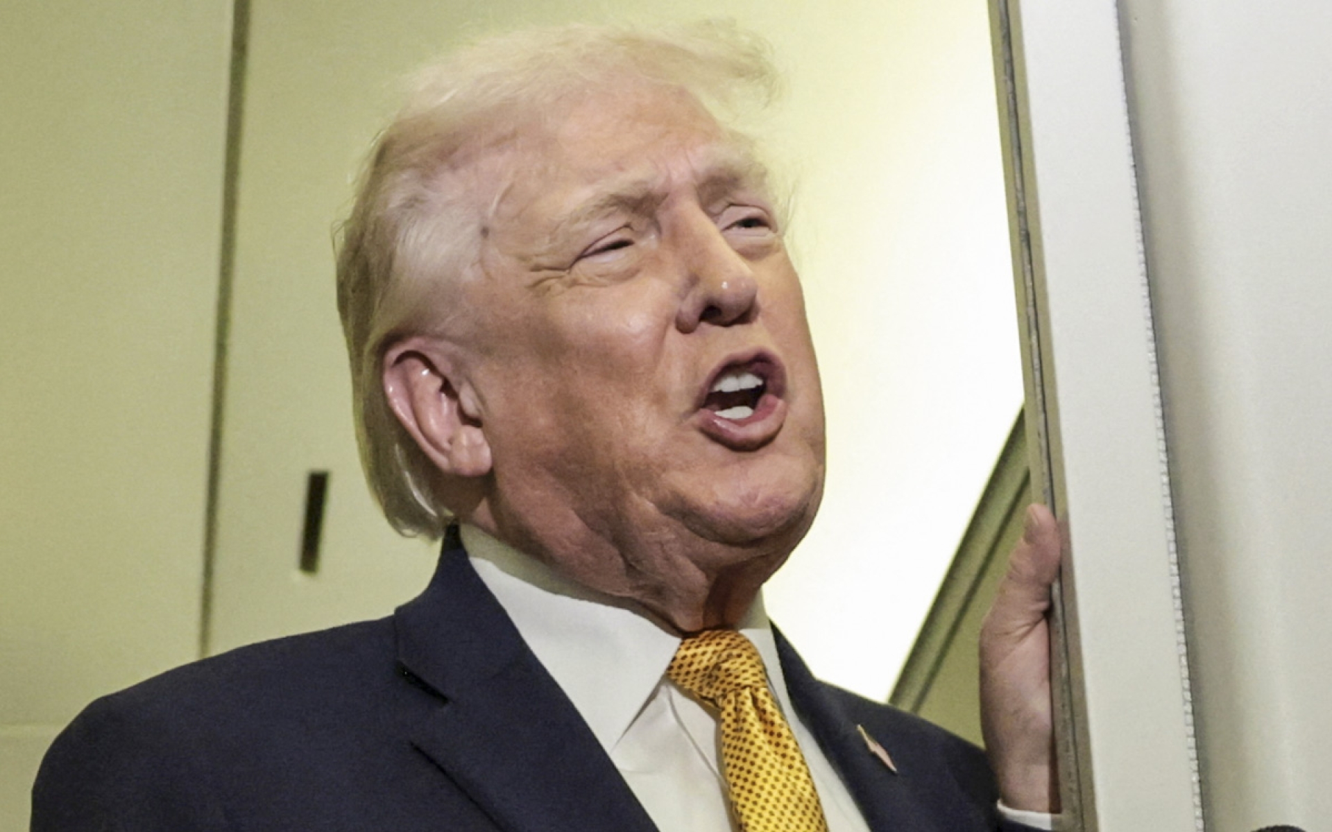 Trump afirma que Venezuela comprará solo productos estadounidenses