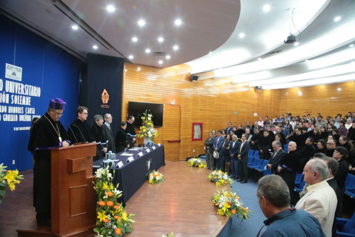 Otorga UAEM doctorado Honoris Causa a Francisco Bolívar Zapata