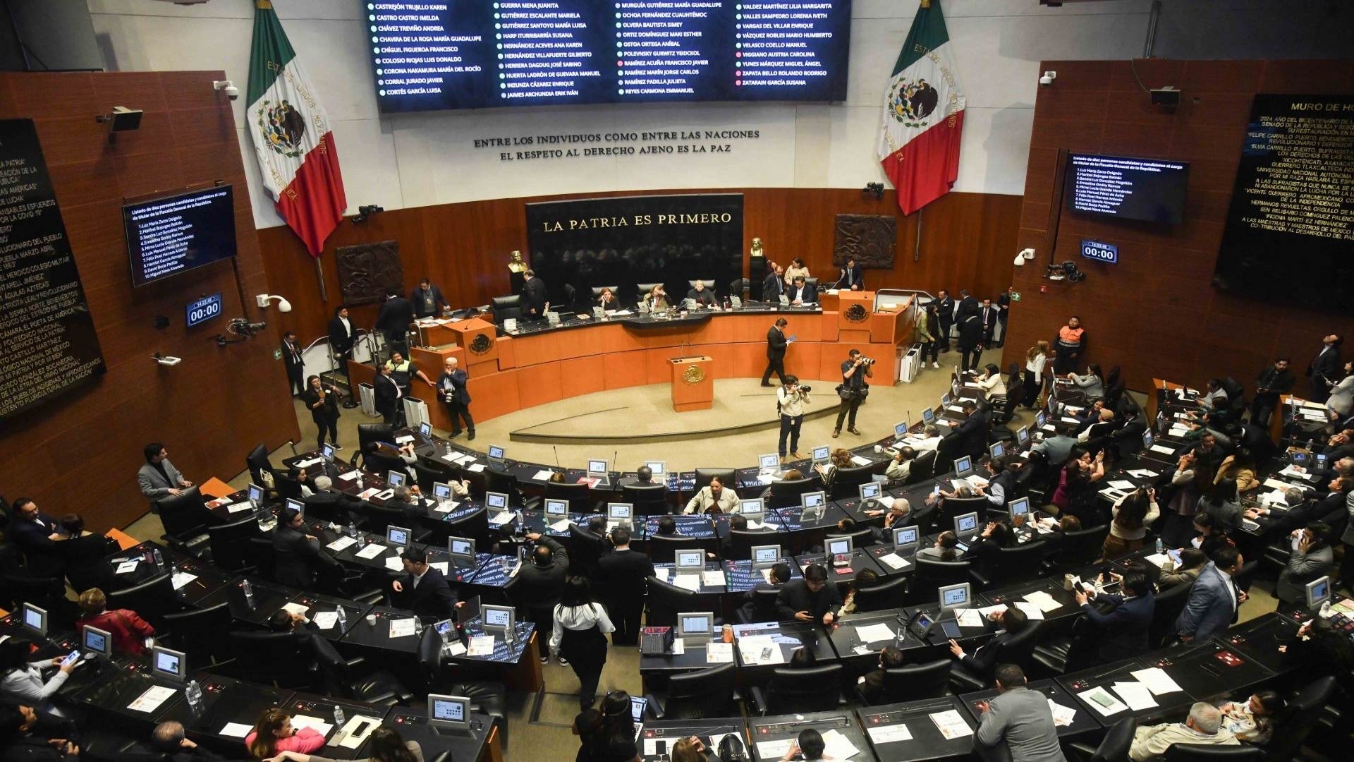 Ernestina Godoy, Luz Zarza y Maribel Bojorges, terna final para dirigir la FGR