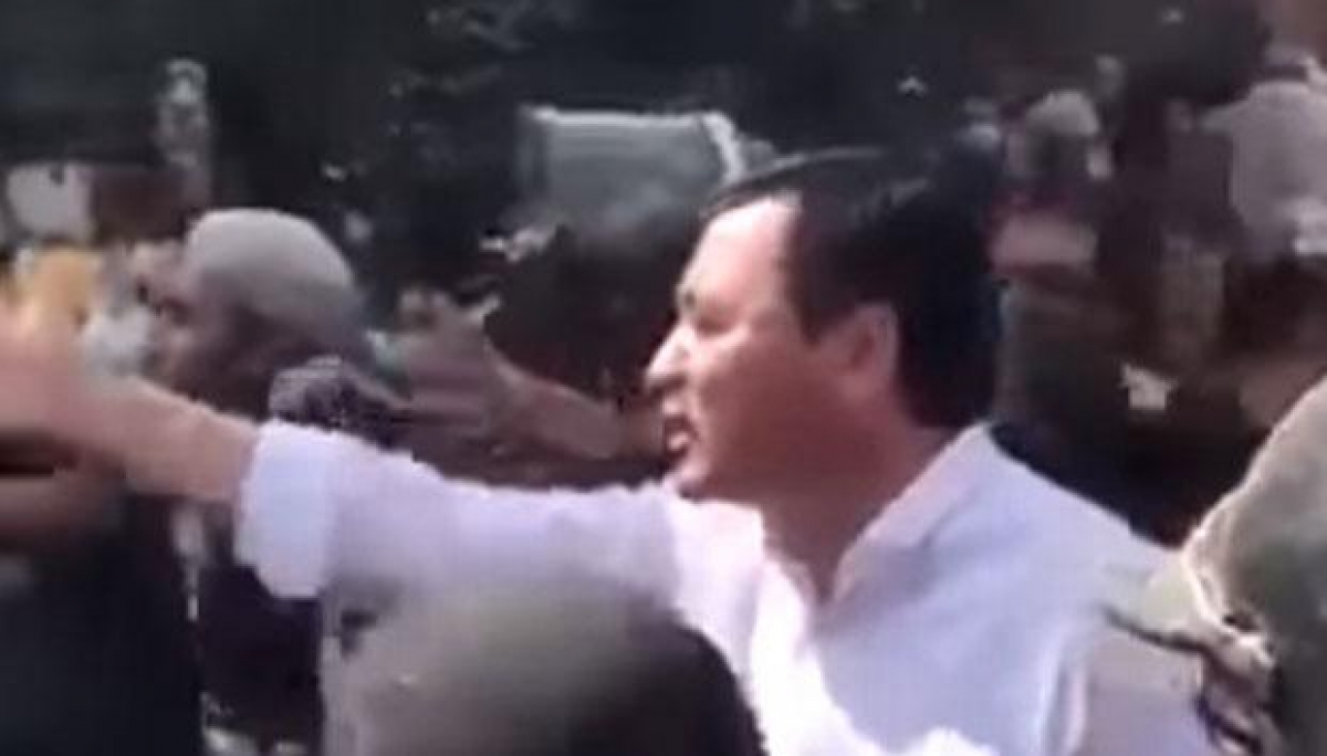 VIDEO: A gritos corren a Osorio Chong de zona afectada por sismo