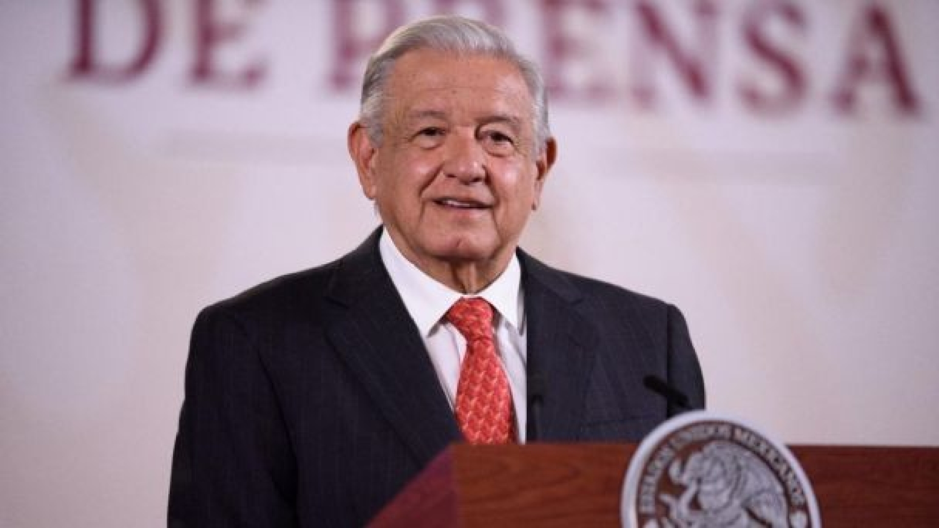 AMLO considera 'montaje' el incidente de encapuchados con Sheinbaum