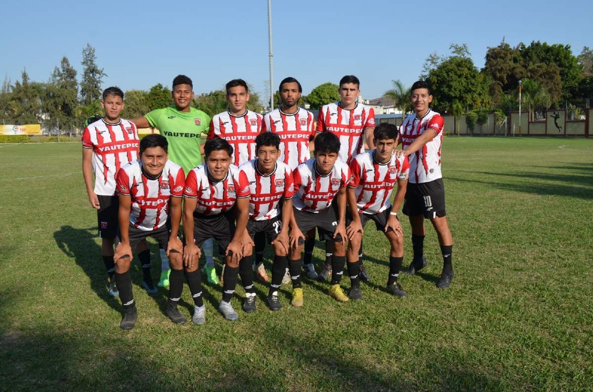 Tigres de Yautepec no suelta la cima