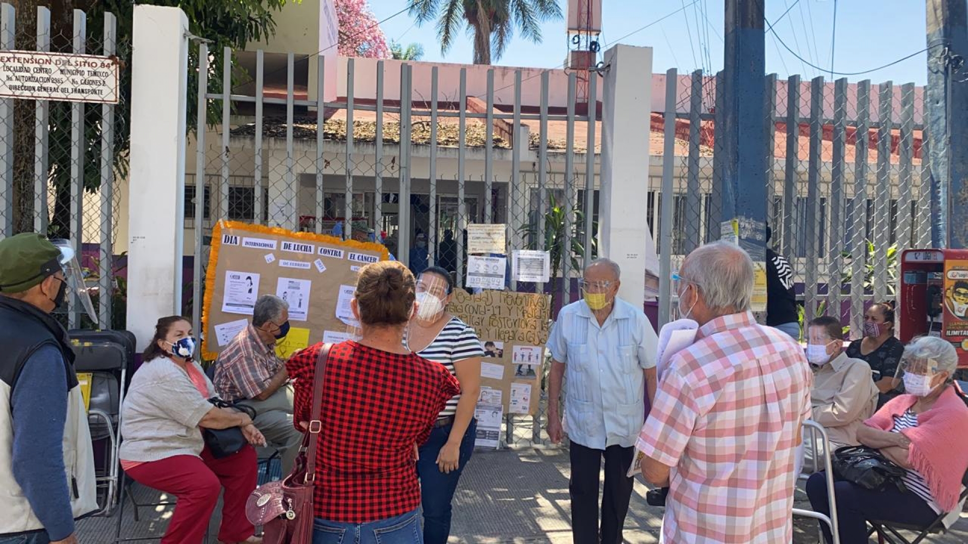 Inicia proceso de vacunación contra covid-19 en adultos mayores, en Temixco