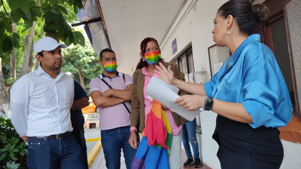 Demandan integrantes de la diversidad sexual salida de funcionaria capitalina