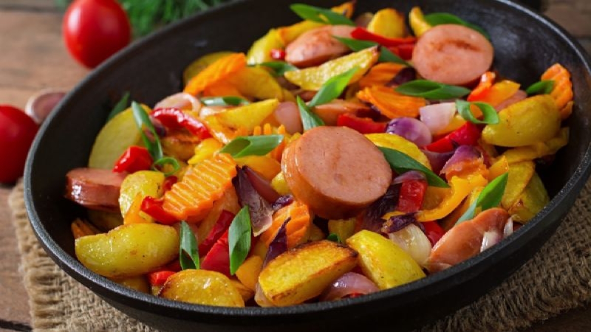 Recetas fáciles: Consiéntete con un delicioso alambre de salchicha, te damos la receta