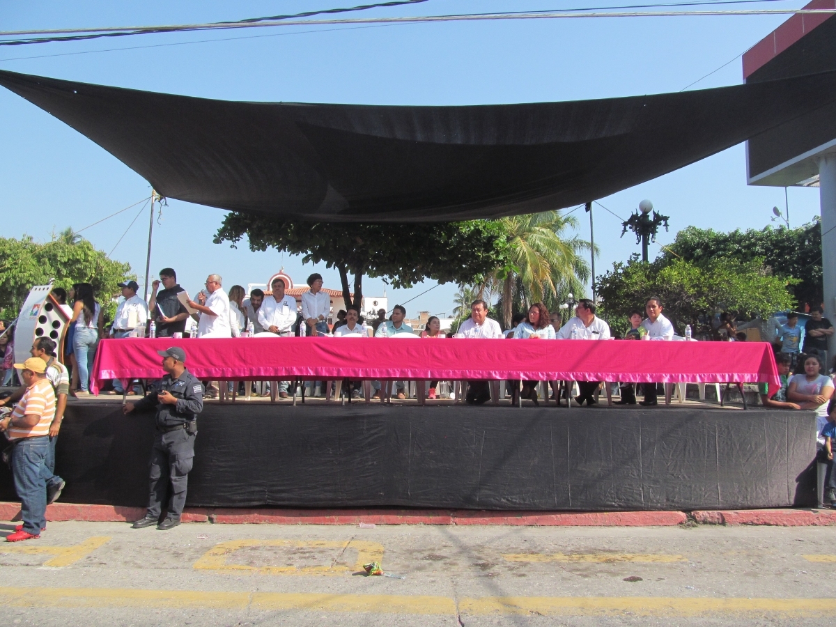 Cabildo de Jojutla bajará templete a nivel de piso en el desfile del 16 de septiembre