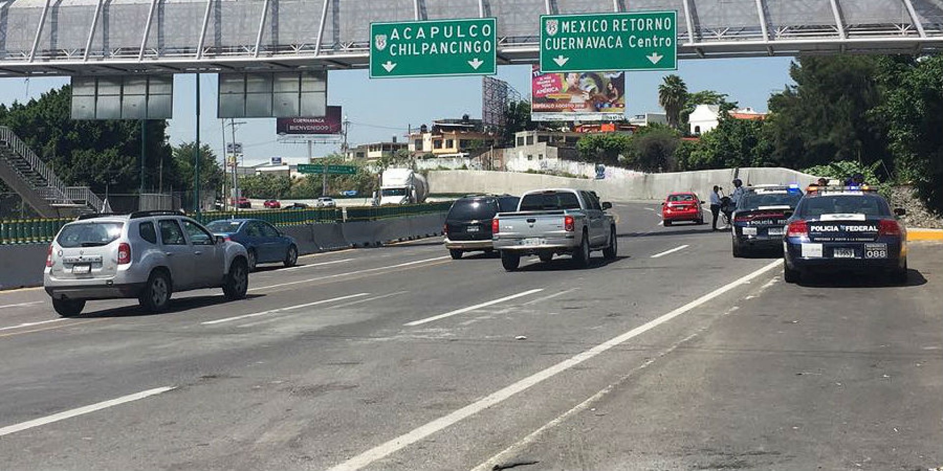 Retiran ciudadanos el bloqueo en el paso exprés