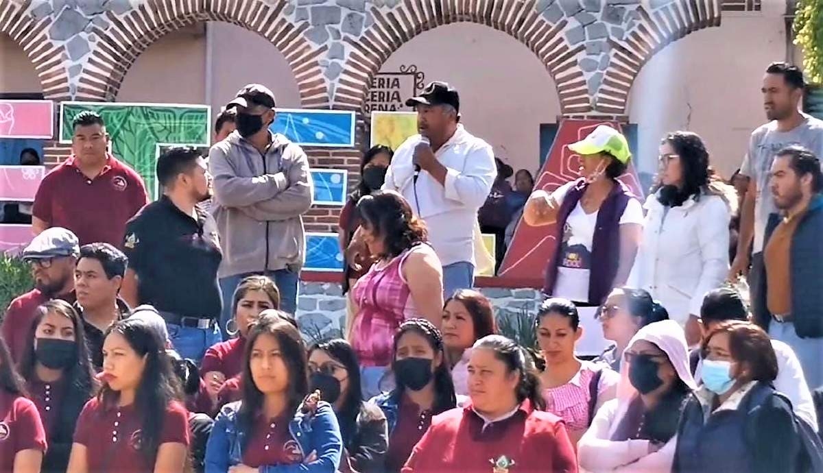 Obligan a alcalde de Tetela del Volcán a pedir licencia definitiva