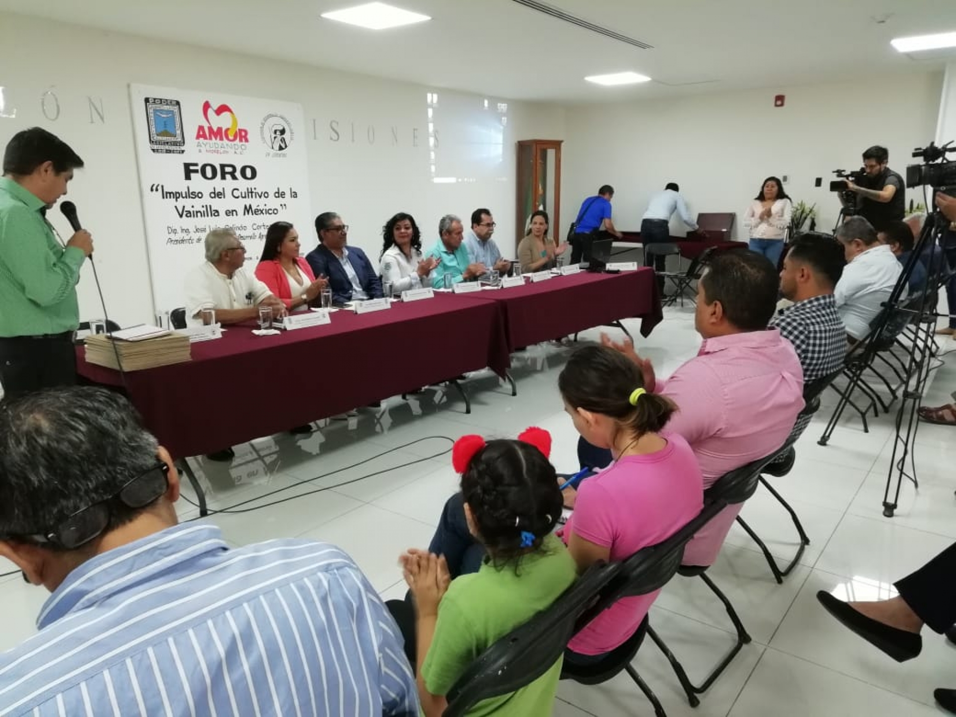 Efectúan foro 'Impulso del cultivo de la vainilla en México'