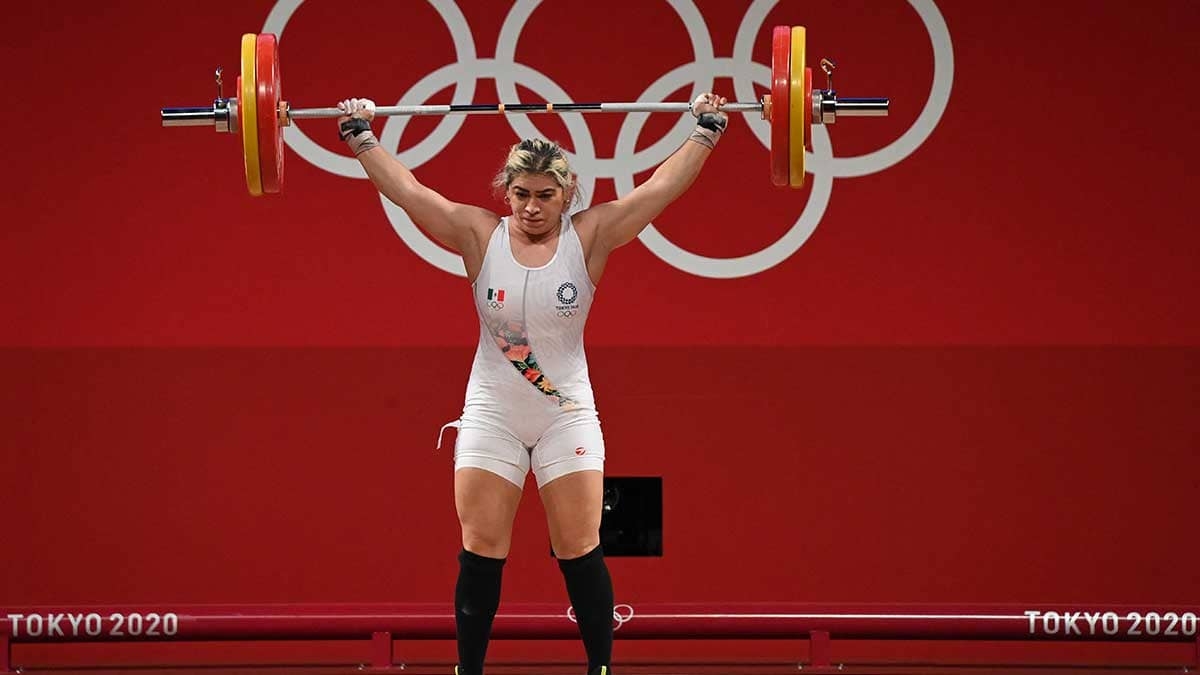 Aremi Fuentes, pesista mexicana, gana medalla de bronce en Tokio 2020
