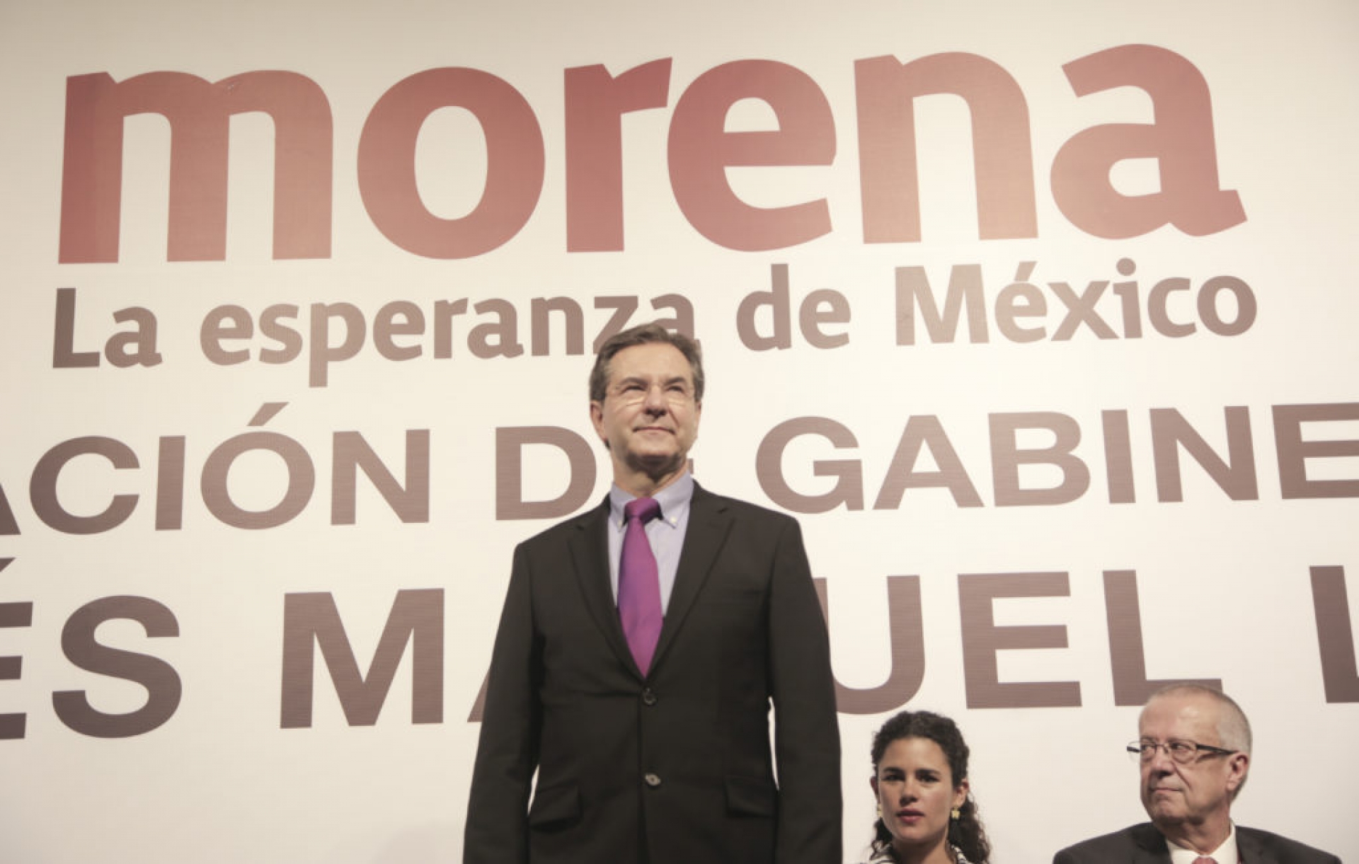 Equipo de AMLO analiza reducción de 5 subsecretarías de la SEP