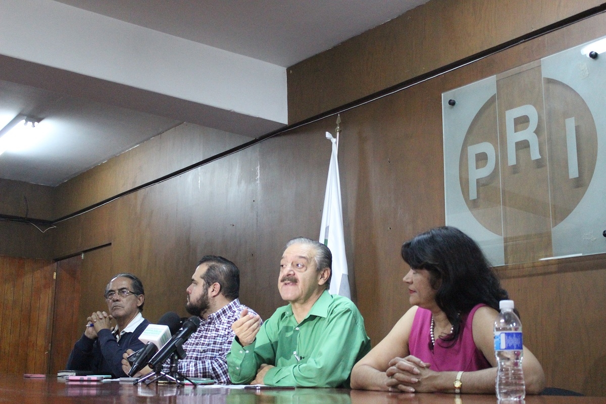 Piden priistas a Cuauhtémoc Blanco hacer frente a imputaciones