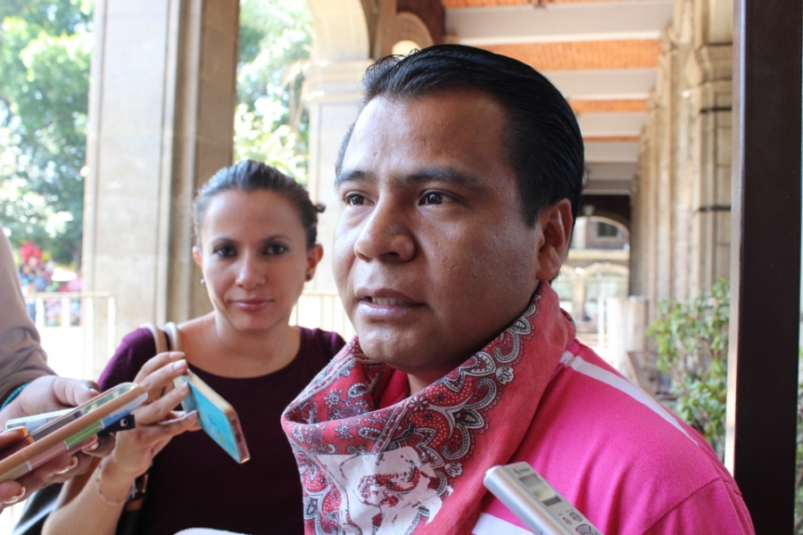 Maestros radicales analizan realizar paro de labores
