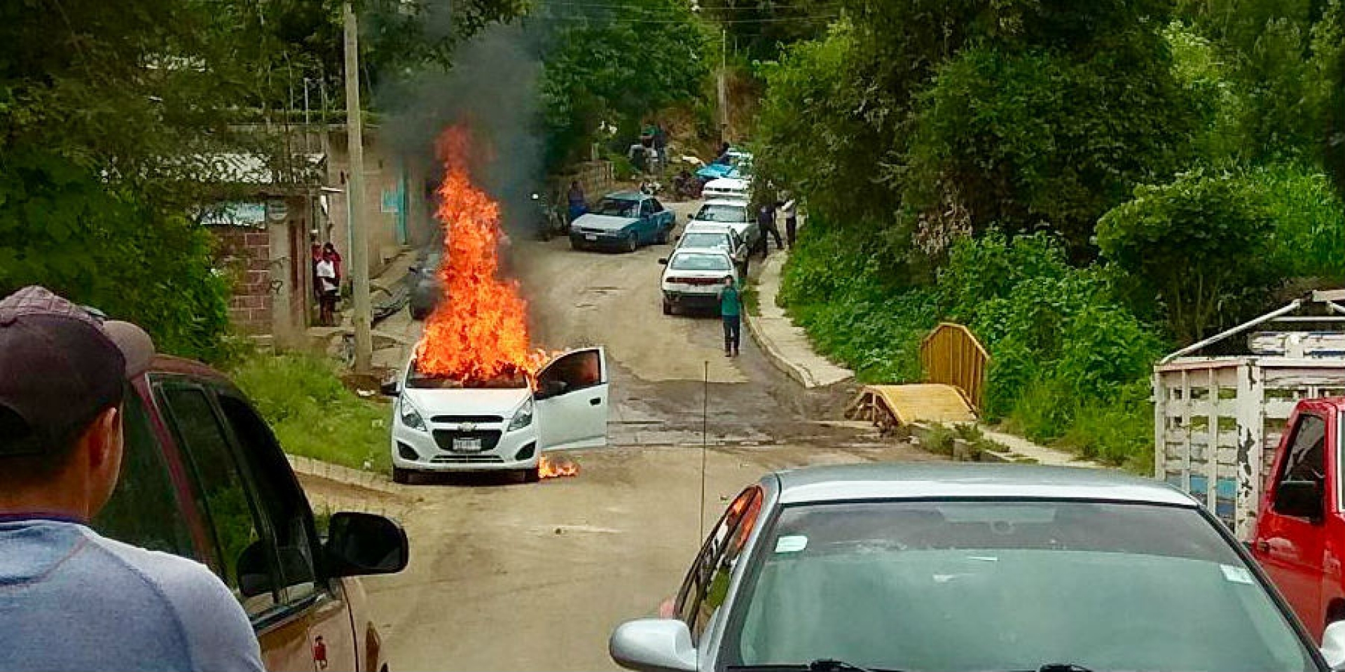 Retienen pobladores a un hombre en Tetela del Volcán