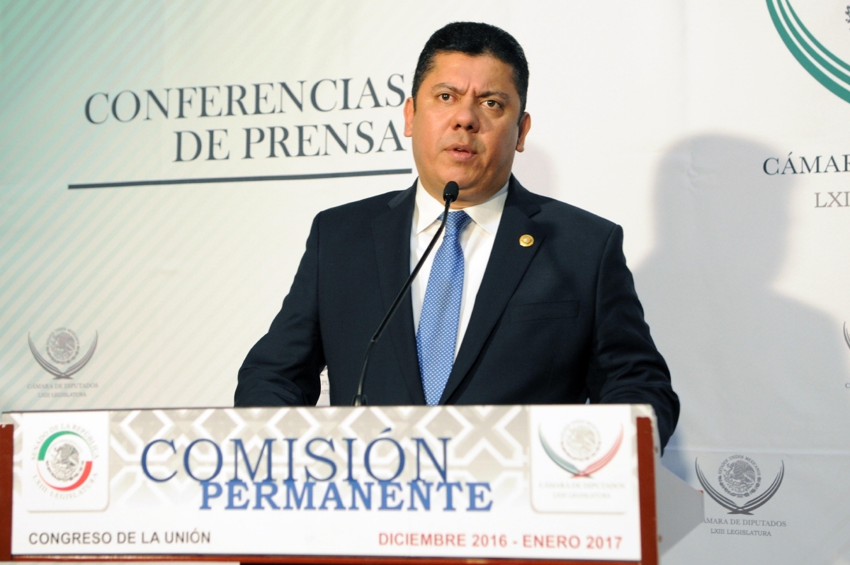 Grupos parlamentarios del PAN proponen eliminar IEPS a gasolinas y regresar aplicación a niveles de 2016