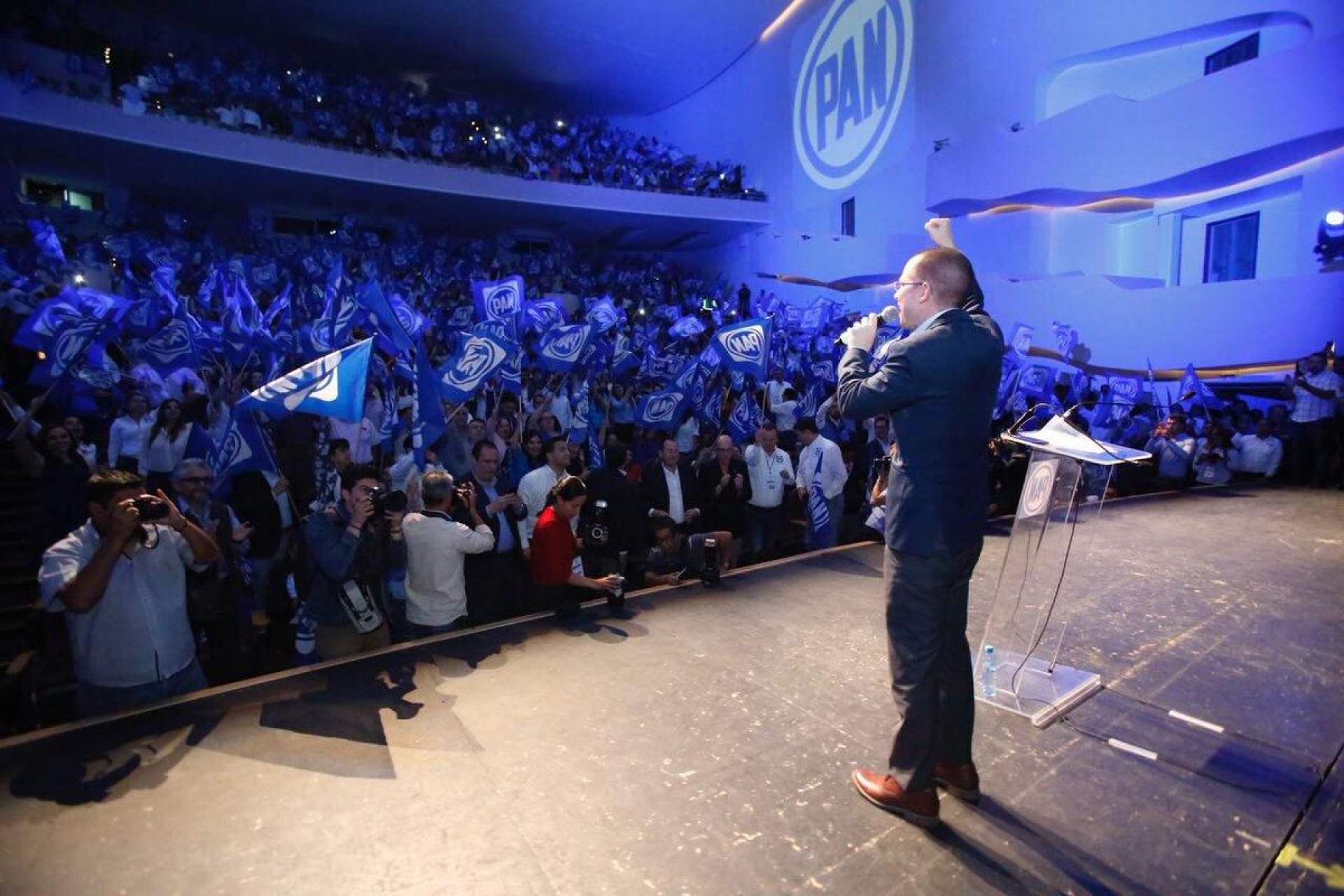 Confía Ricardo Anaya en los jóvenes para realizar un cambio en México