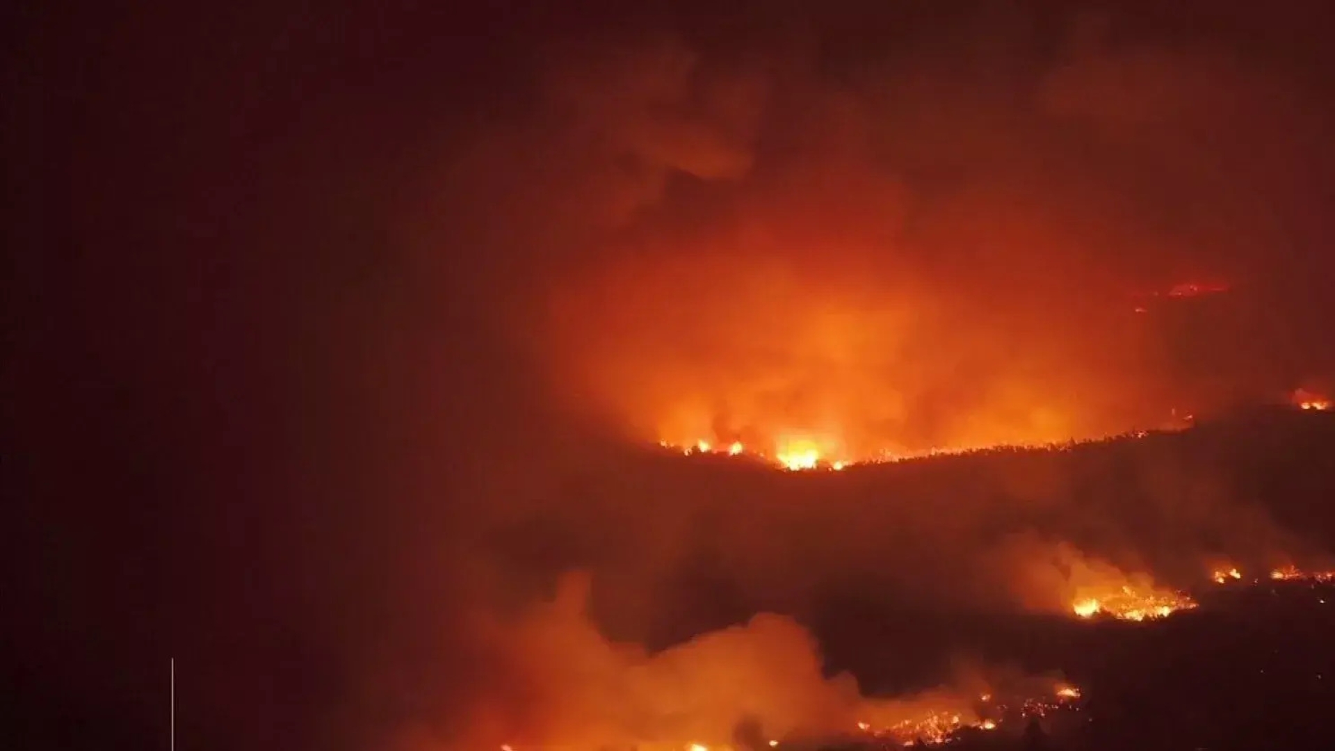 Incendios forestales consumen más de 30 mil hectáreas en el sur de Argentina