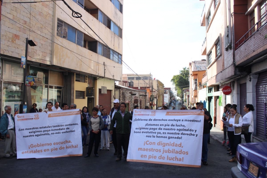El gobierno adelantó fecha de pago de prestaciones a docentes; el viernes cubrirá lo adeudado