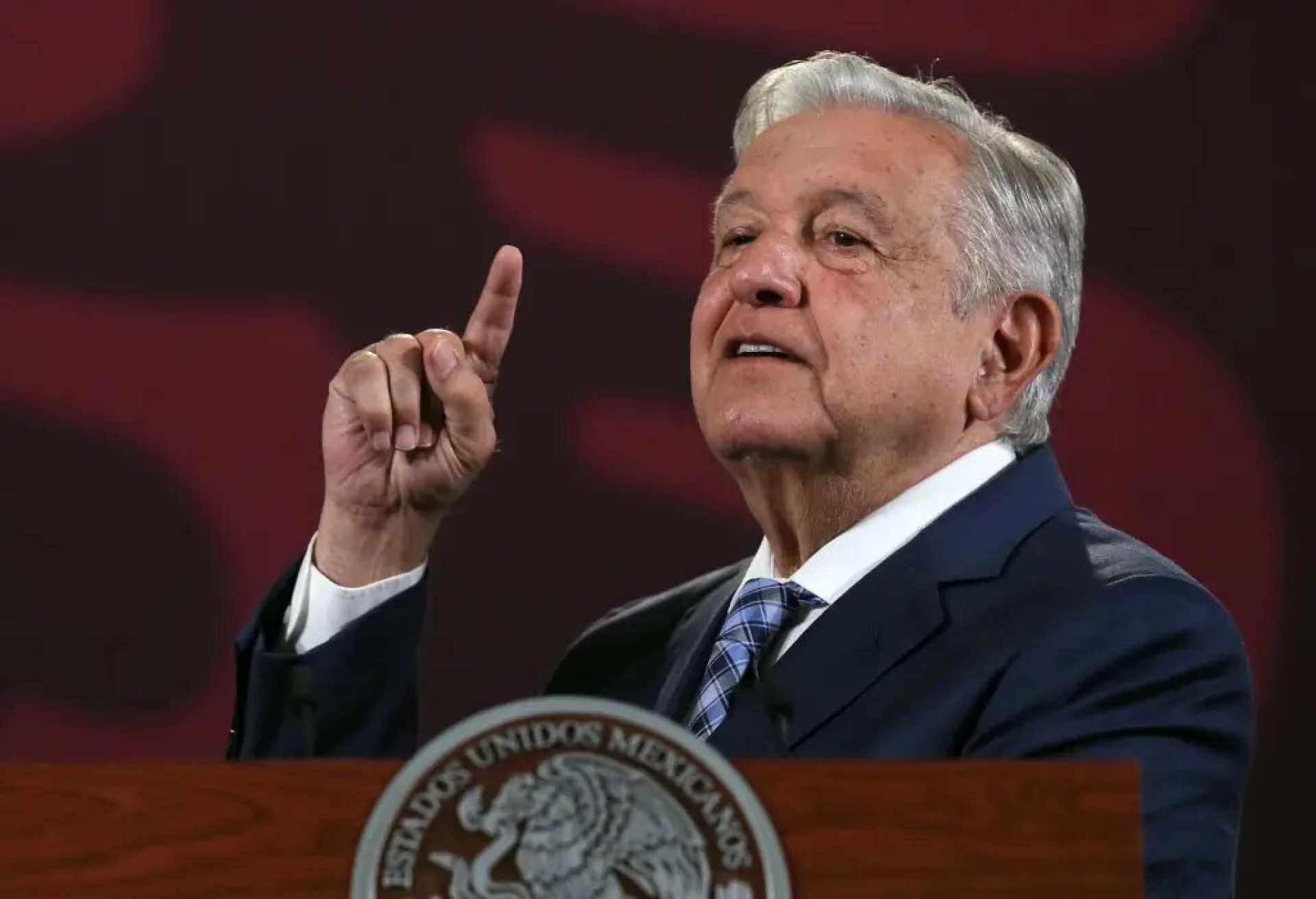 AMLO anuncia 'gira del adiós' por todo México tras elecciones