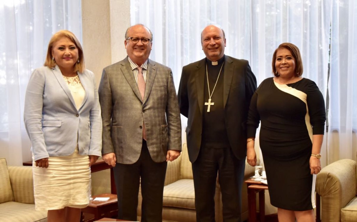 Encuentro de los tres poderes de Morelos con el nuncio papal