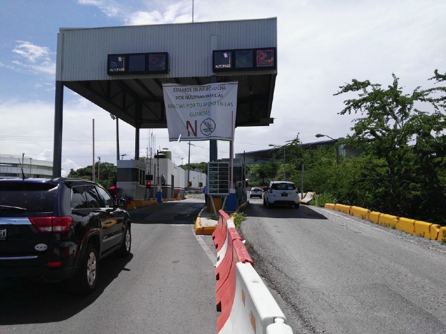 Vecinos de Xochitepec entregarían hoy las casetas tomadas