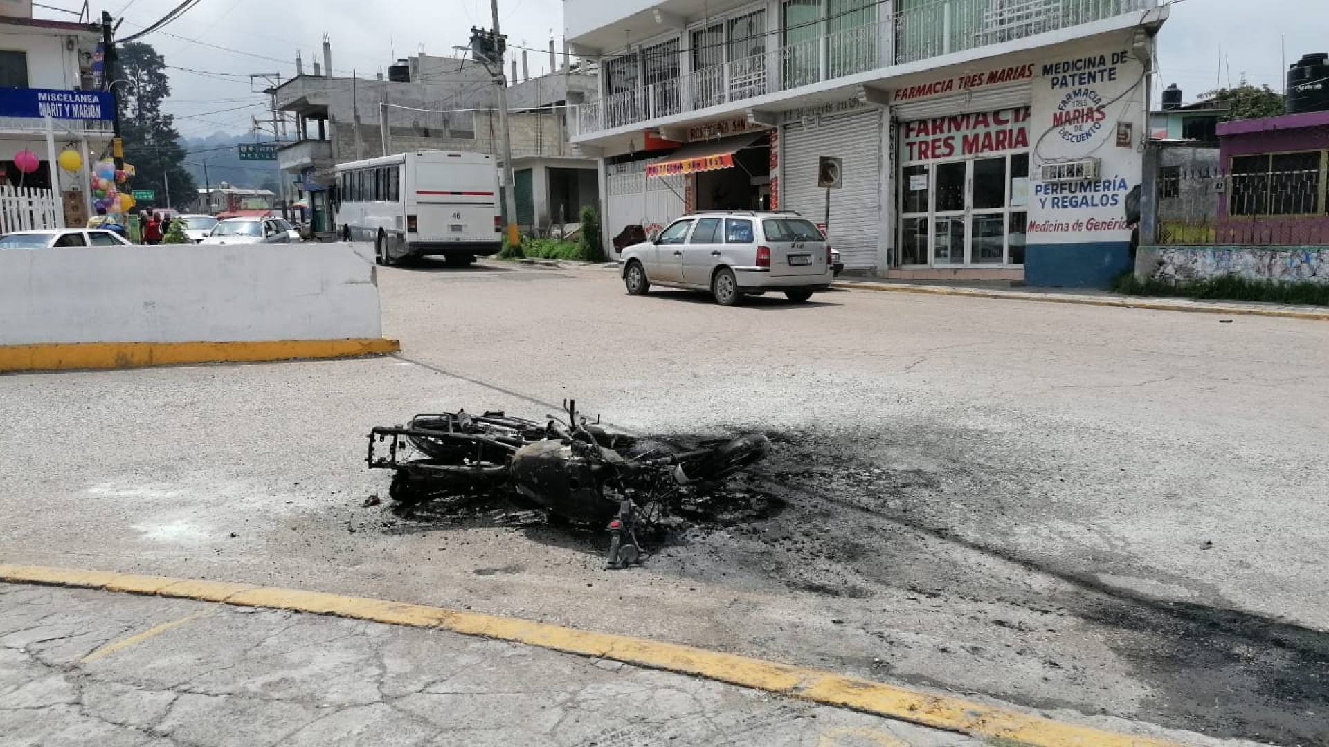 Quemaron una motocicleta afuera de la ayudantía municipal en Huitzilac