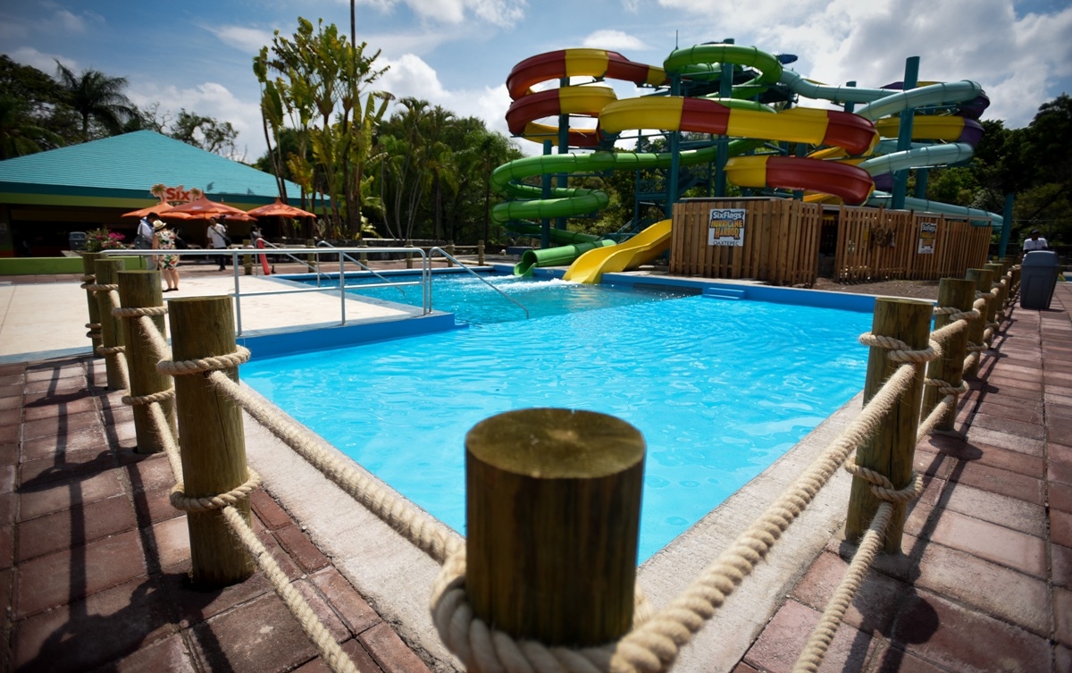 Centro Vacacional Oaxtepec y Six Flags Harbor Hurricane, cerrados por reparación de daños por sismo