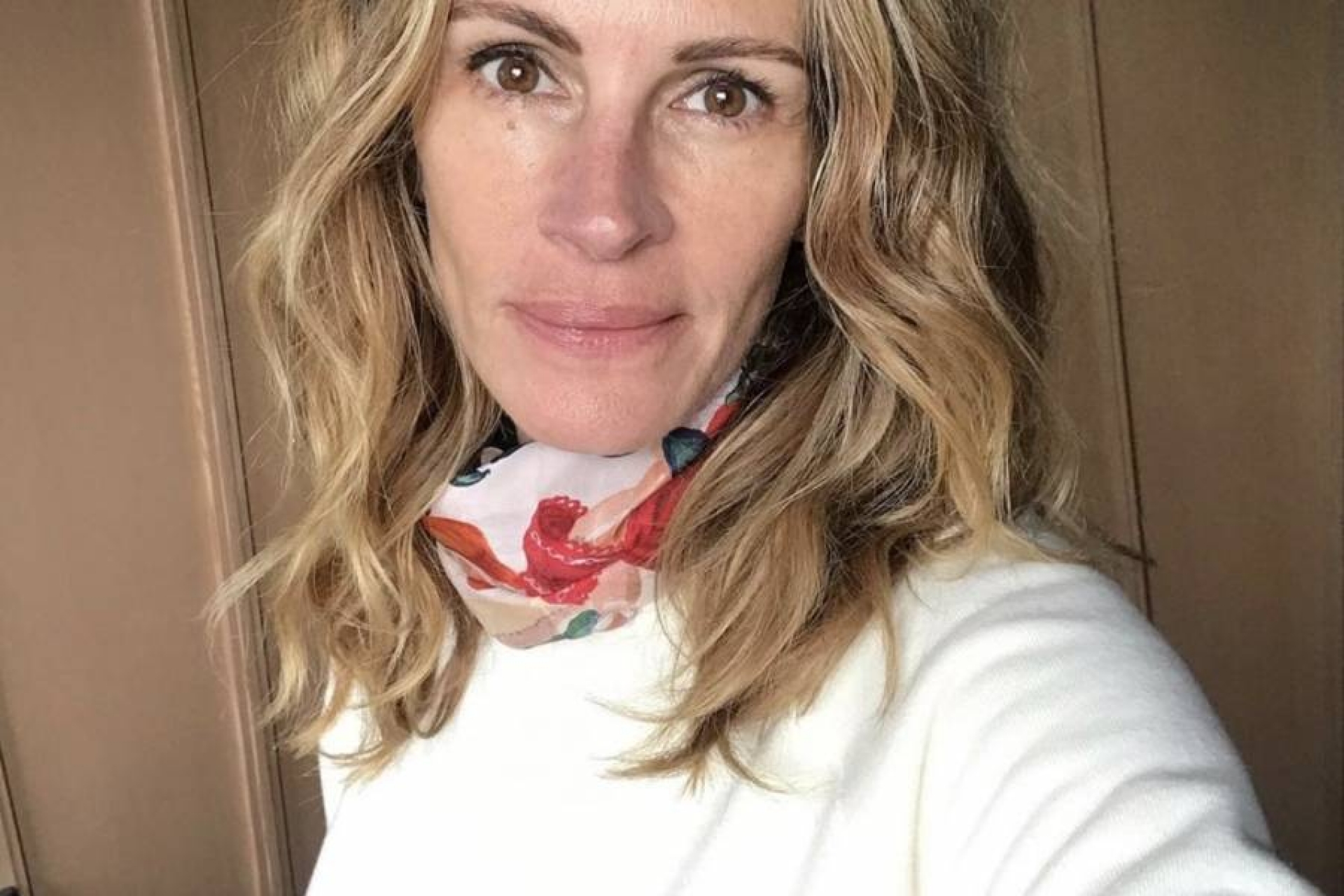 Julia Roberts presume sus líneas de expresión y demuestra que la belleza natural es su mejor atributo