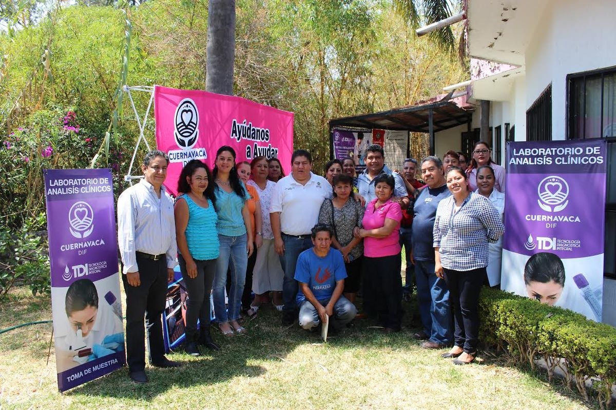 Acerca DIF Cuernavaca servicios de laboratorio a colonias populares