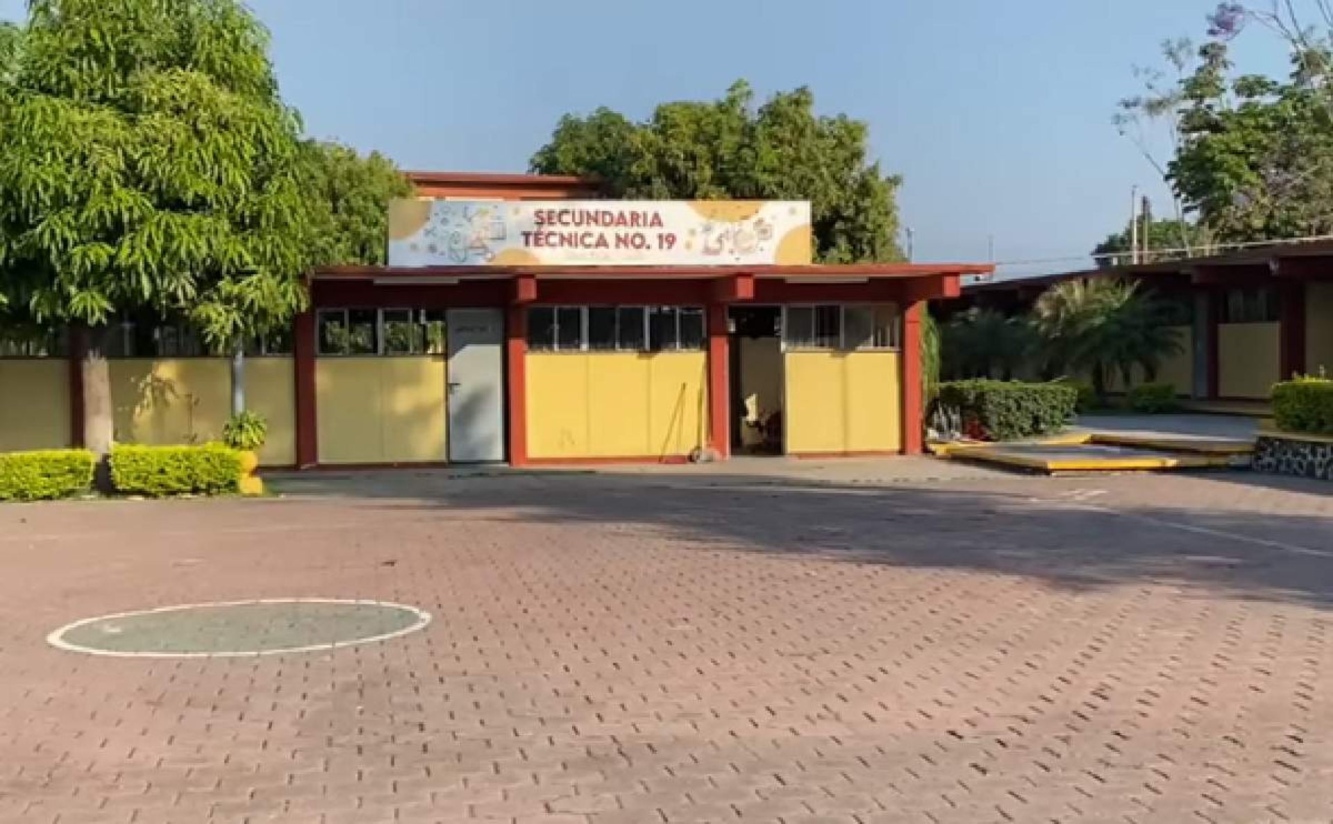 Por no garantizar seguridad, no regresan a clases en secundaria de Casasano