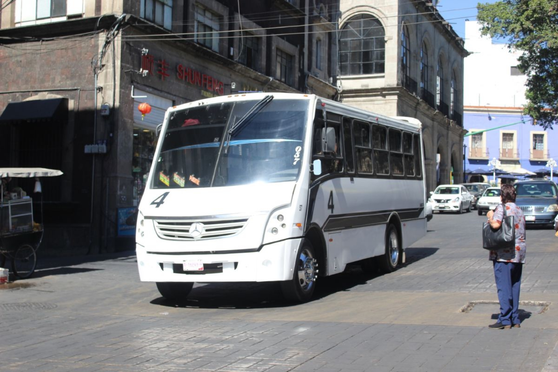 Capacitarán a 30 mil choferes de taxis y “rutas”