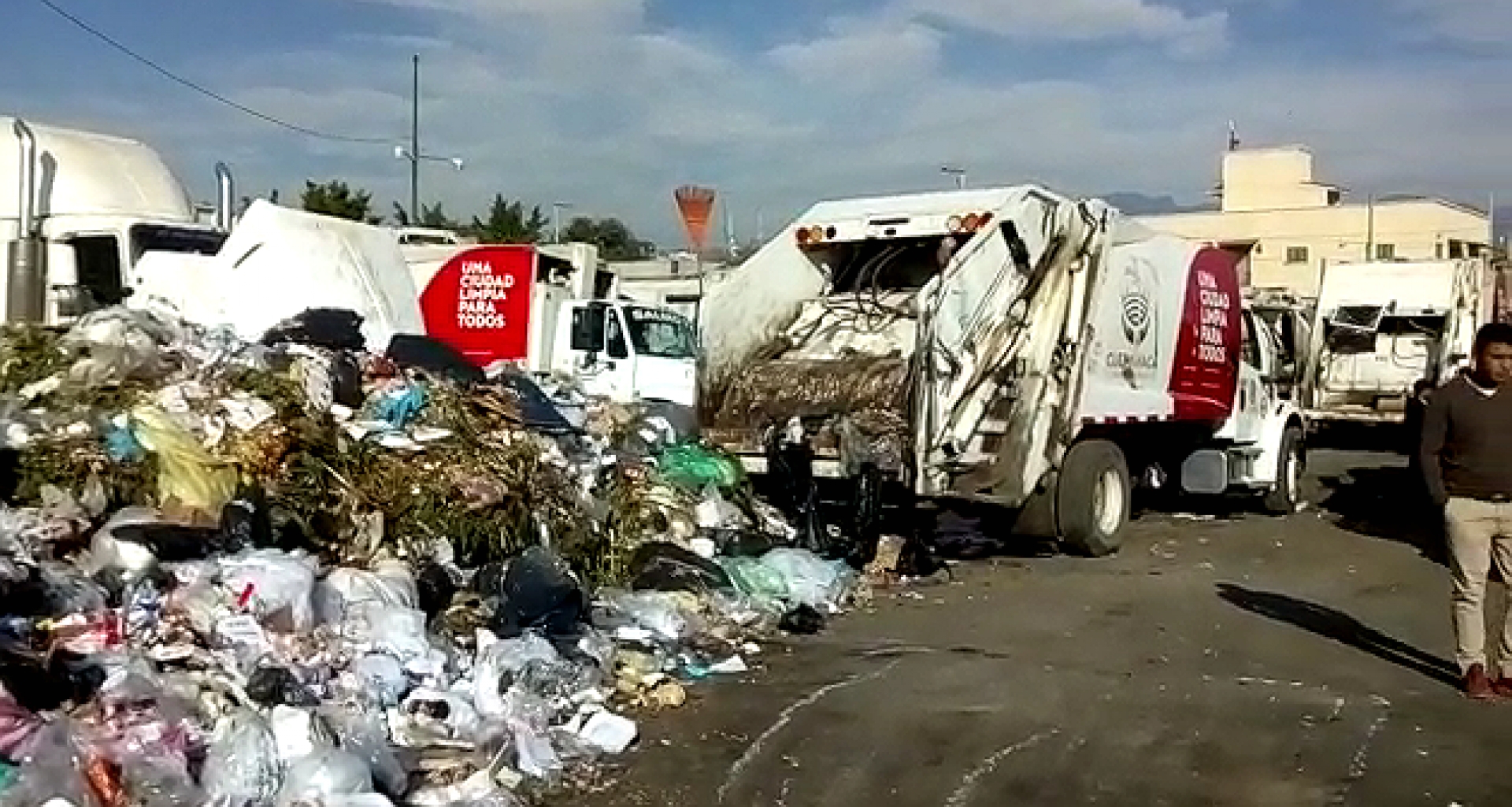 Continúa paro de labores de trabajadores de limpia, en Cuernavaca