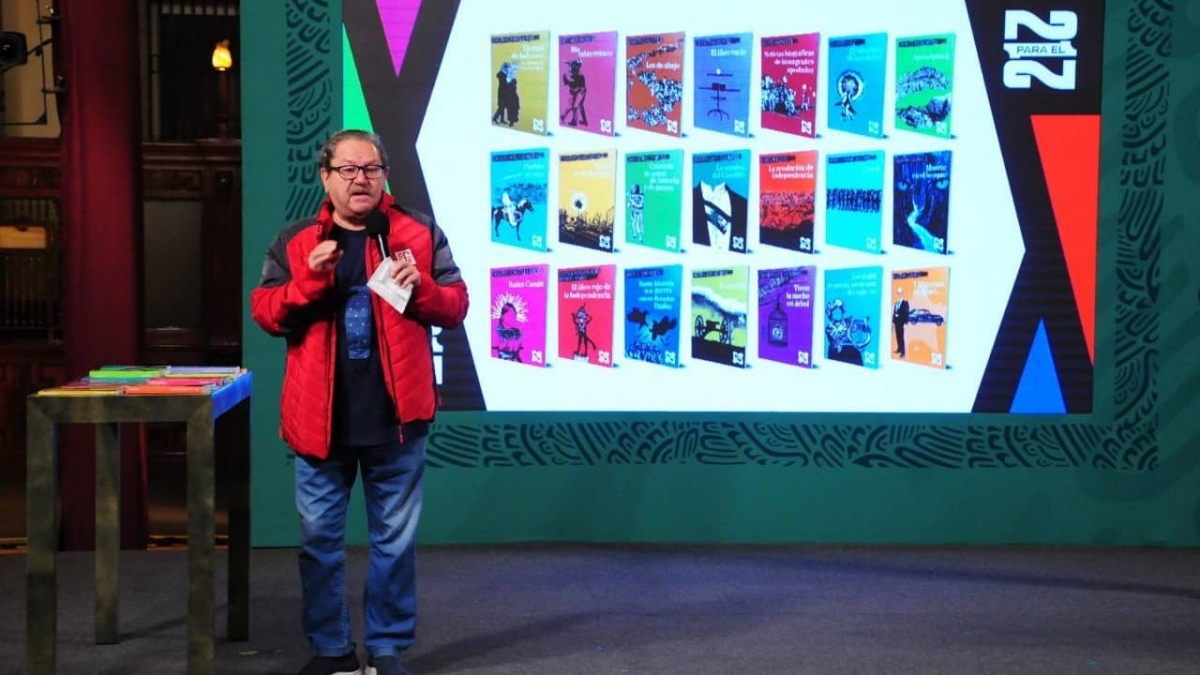 Gobierno presenta colección de libros "21 para el 21" para fomentar la lectura