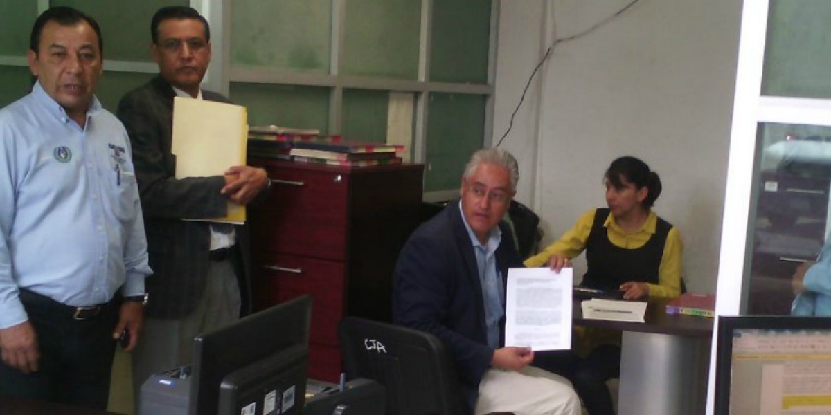 Presenta rector denuncia en la FGE en contra de quienes lo acusan de convocar "a una manifestación violenta"