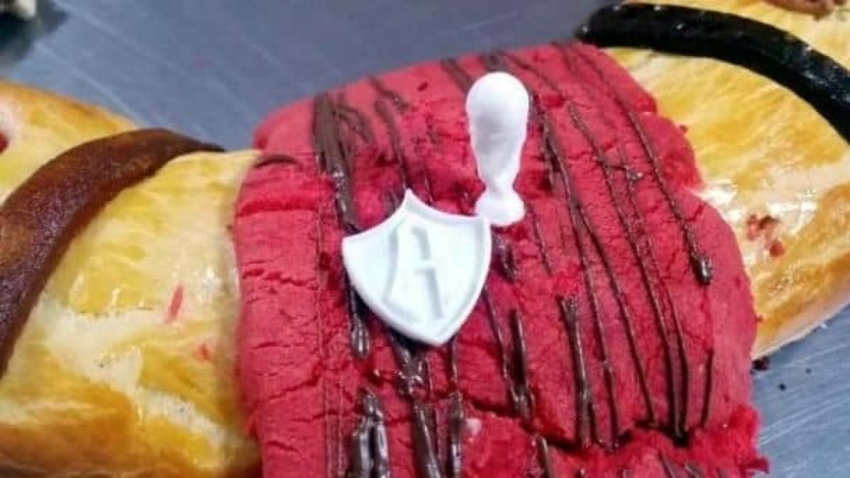 Venden rosca de reyes en honor al Atlas en Guadalajara
