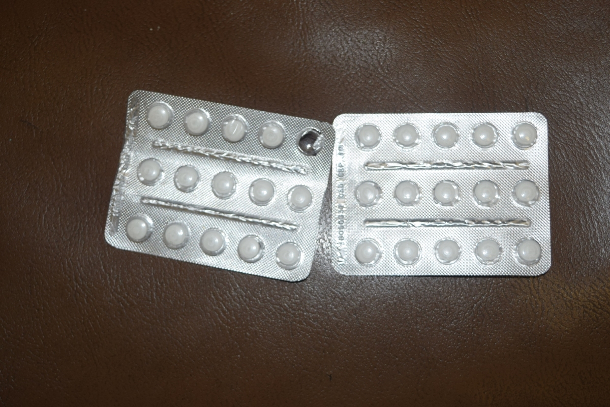Hallaron pastillas psicotrópicas en su auto