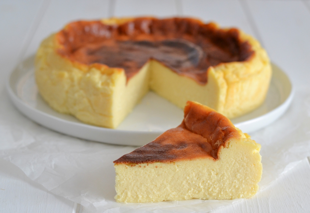 ¡Sin horno, ni azúcar! Así puedes disfrutar de un rico budín de queso crema