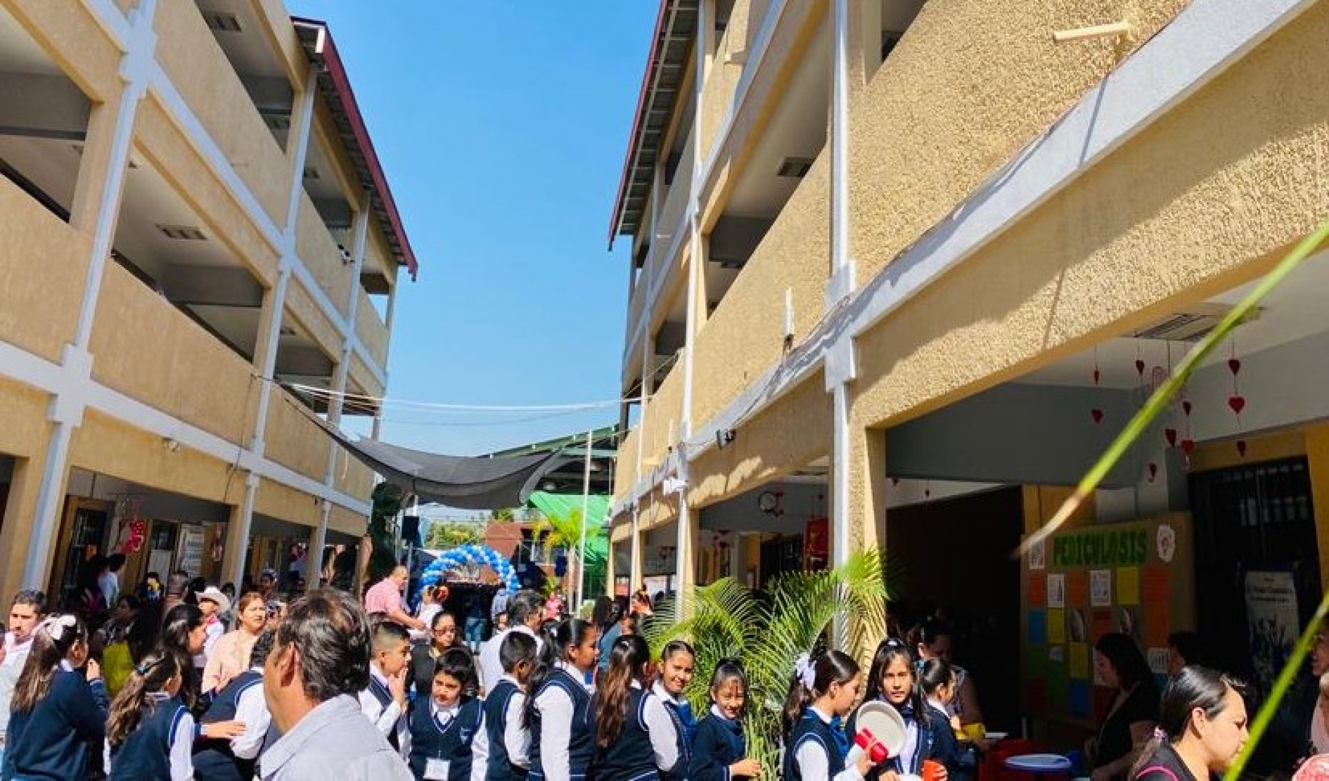 Informa IEBEM sobre asignación de espacios de estudiantes de primer grado de secundaria