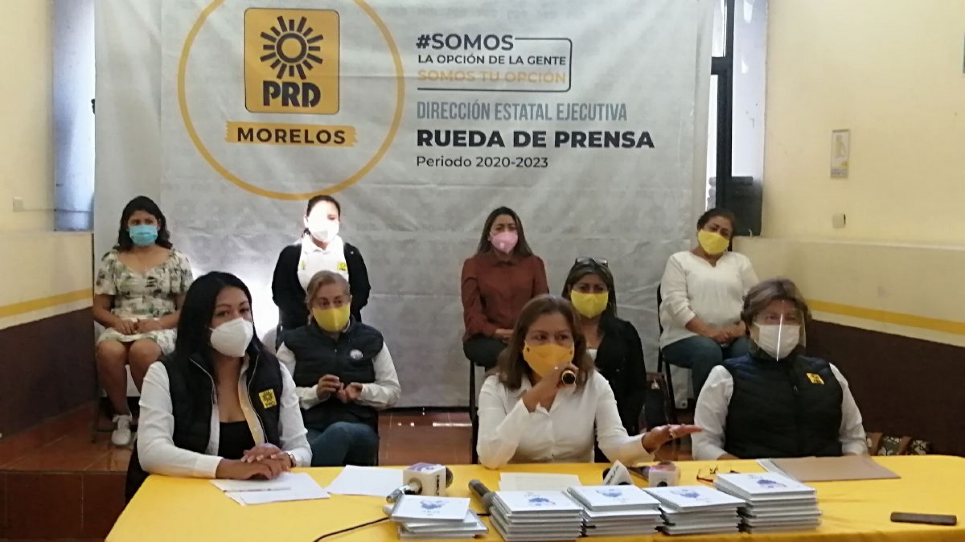 El PRD busca aliarse con el PRI, MC y el PAN