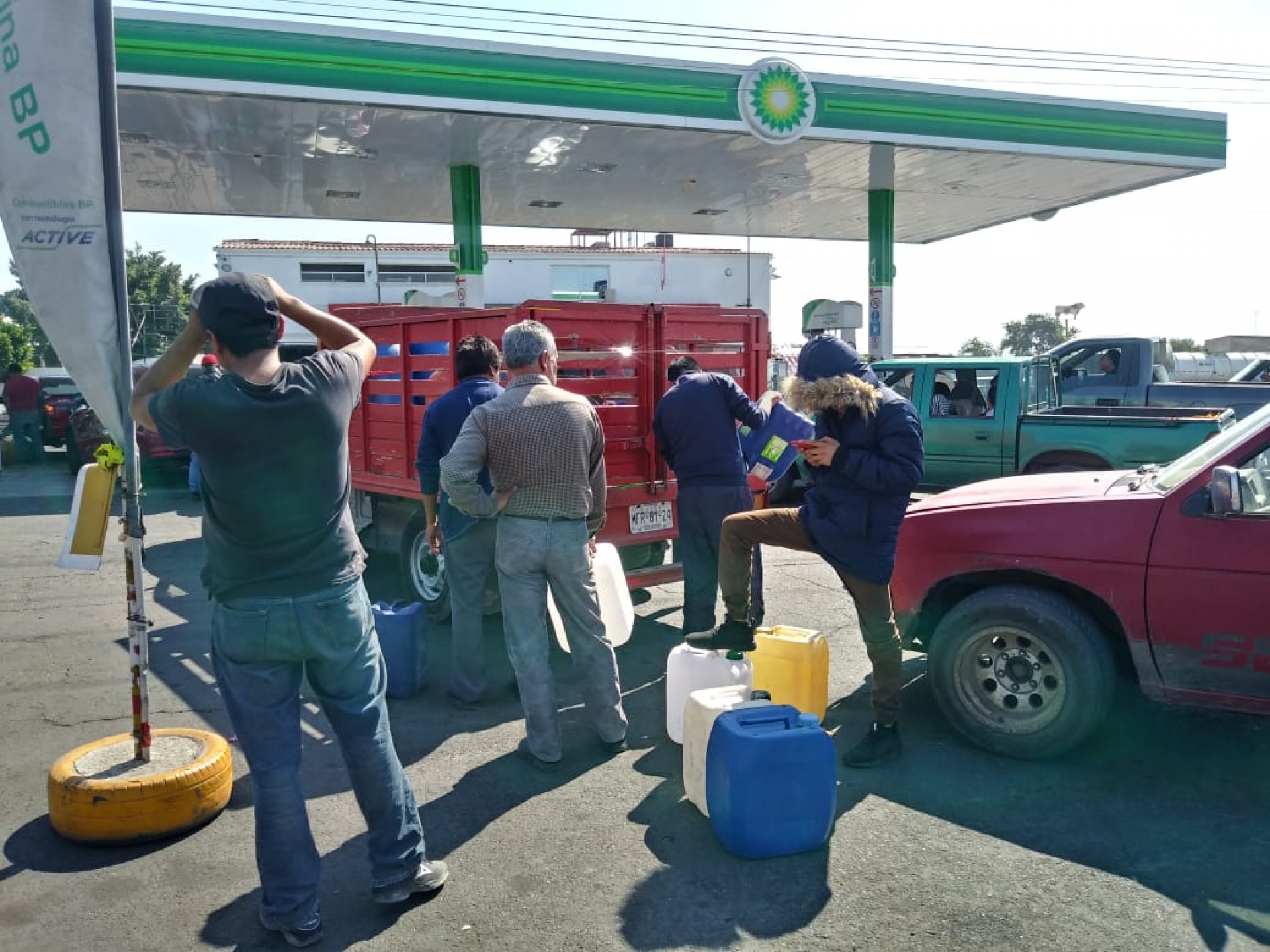 Alerta CEPCM a gasolineras que no vendan combustible en contenedores