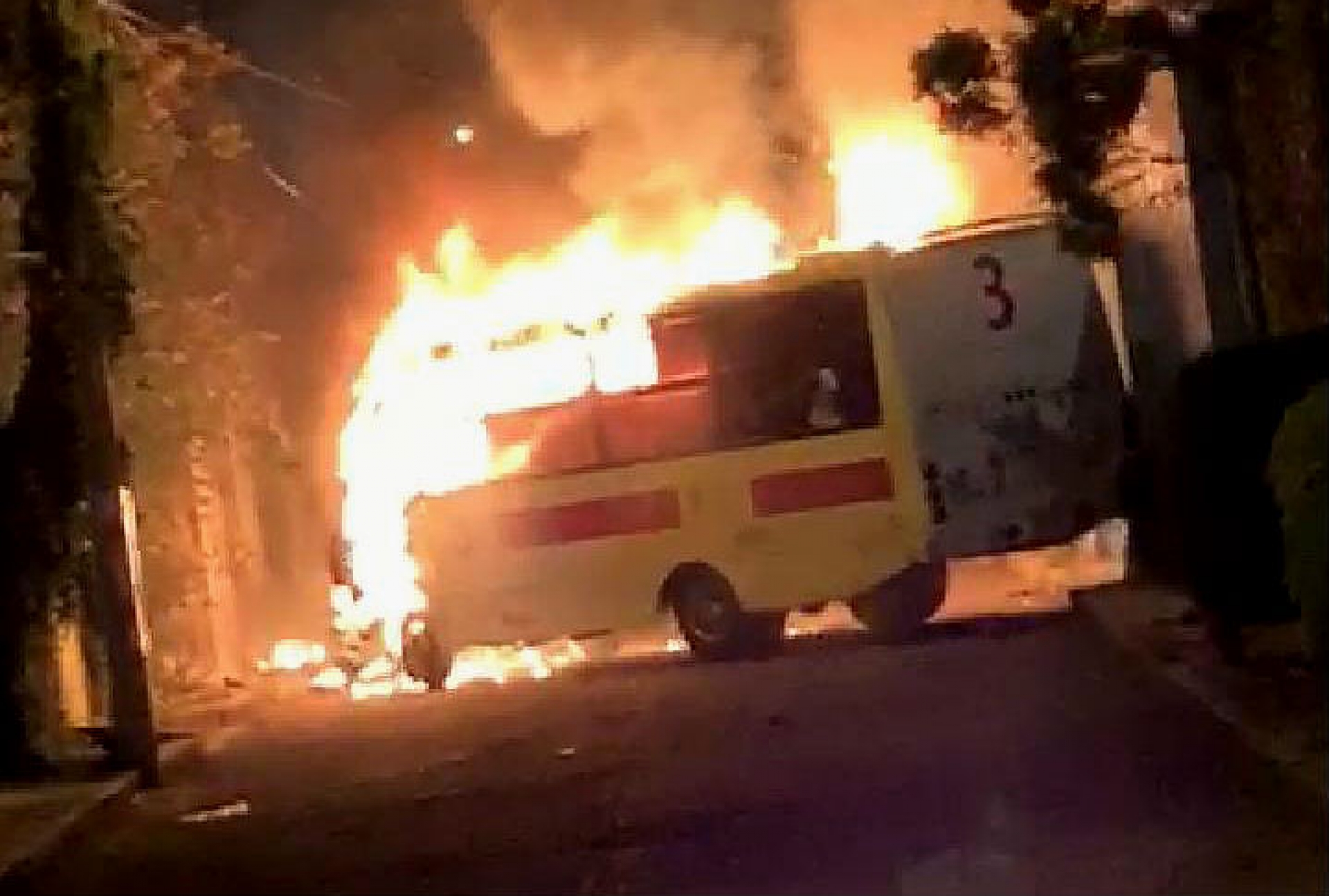 Atienden bomberos y paramédicos diversos auxilios a la ciudadanía