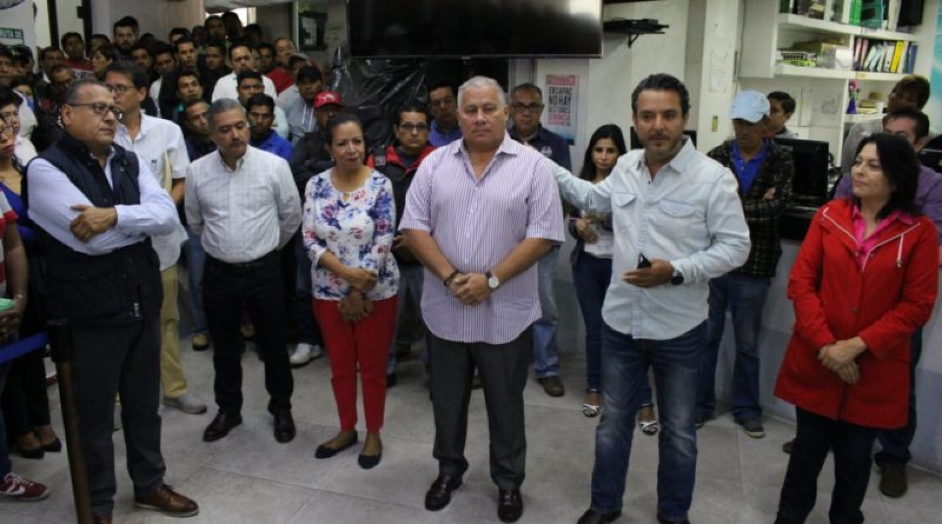Presenta alcalde a Mauricio Vega como encargado de despacho del SAPAC