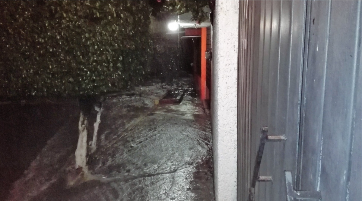 Fuga de aguas negras afectó canal Los Pinos